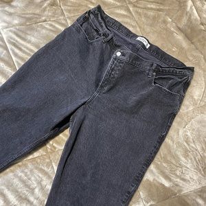 Abercrombie & Fitch - The 90’s Straight Ultra High Rise